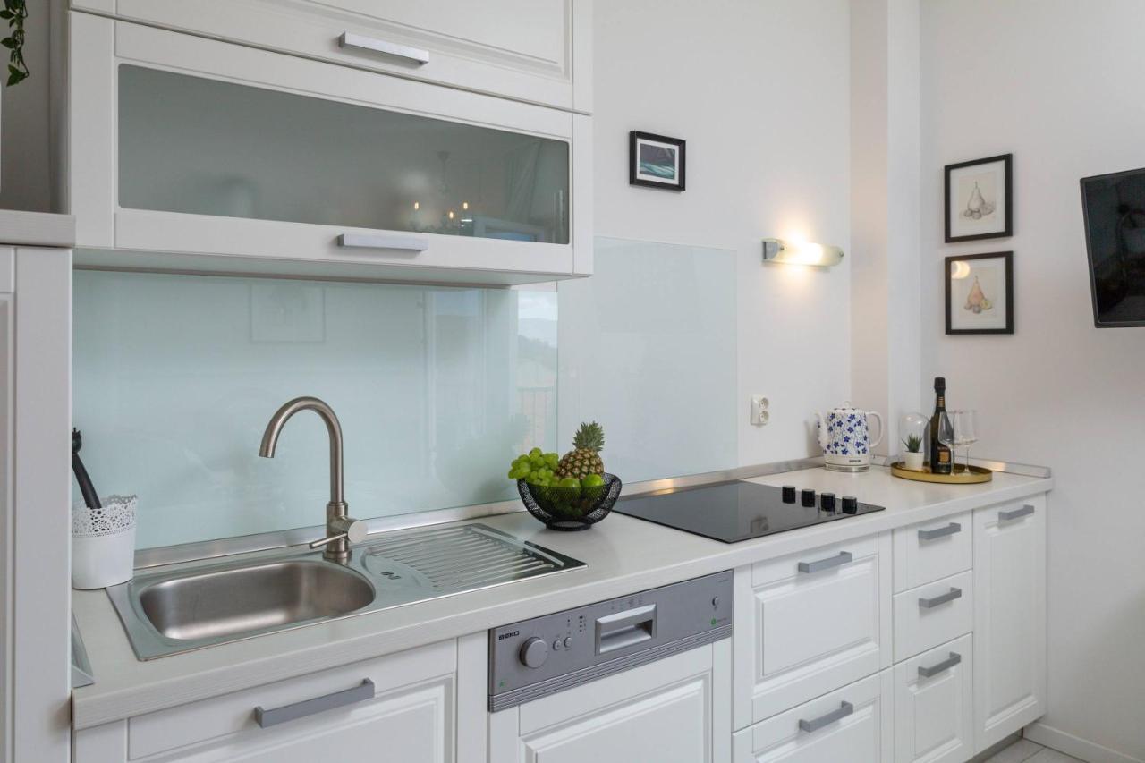 Apartments Valentina Bol Eksteriør bilde