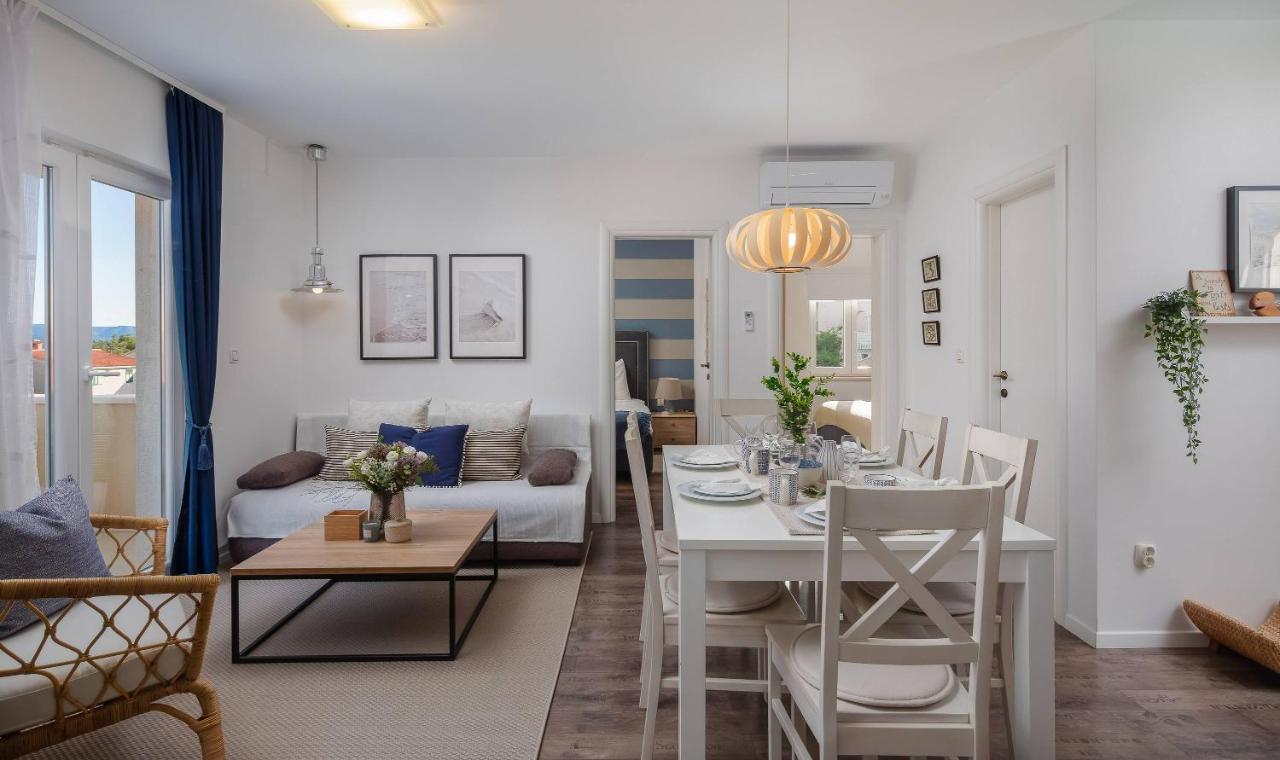 Apartments Valentina Bol Eksteriør bilde